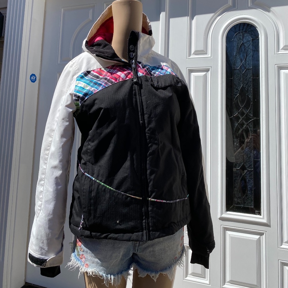 JUPA insulated girls ski jacket. size: 14
